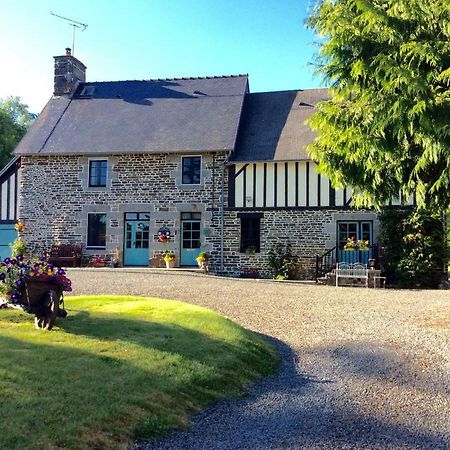 Maison Mai Or La Petite Maison Mai Or La Petite Grange Or All Three La Chapelle-Uree Luaran gambar