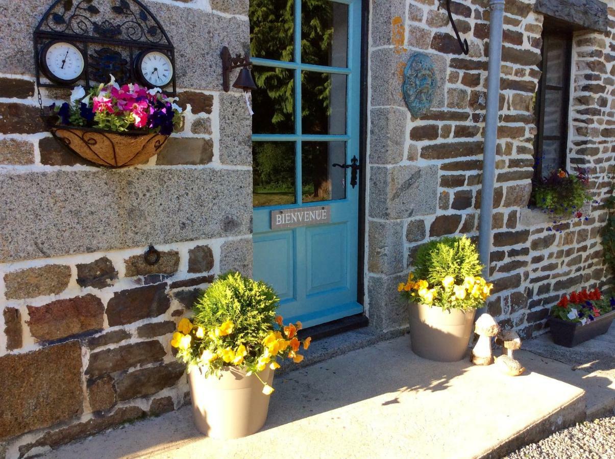 Maison Mai Or La Petite Maison Mai Or La Petite Grange Or All Three La Chapelle-Uree Luaran gambar