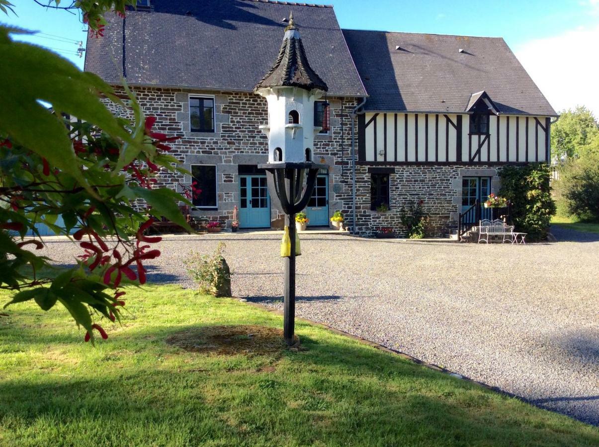 Maison Mai Or La Petite Maison Mai Or La Petite Grange Or All Three La Chapelle-Uree Luaran gambar