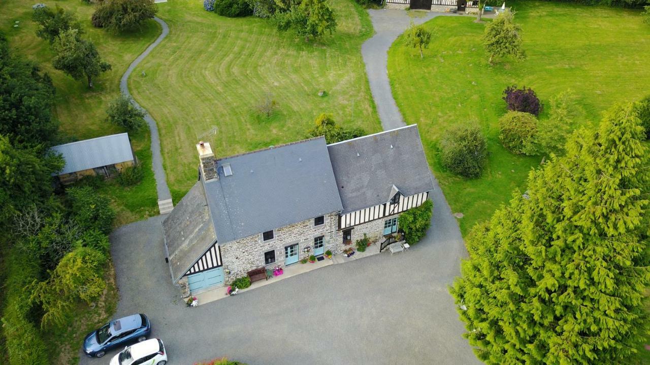 Maison Mai Or La Petite Maison Mai Or La Petite Grange Or All Three La Chapelle-Uree Luaran gambar
