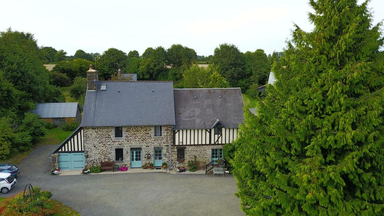 Maison Mai Or La Petite Maison Mai Or La Petite Grange Or All Three La Chapelle-Uree Luaran gambar